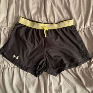 ☆ grey under armour shorts ☆